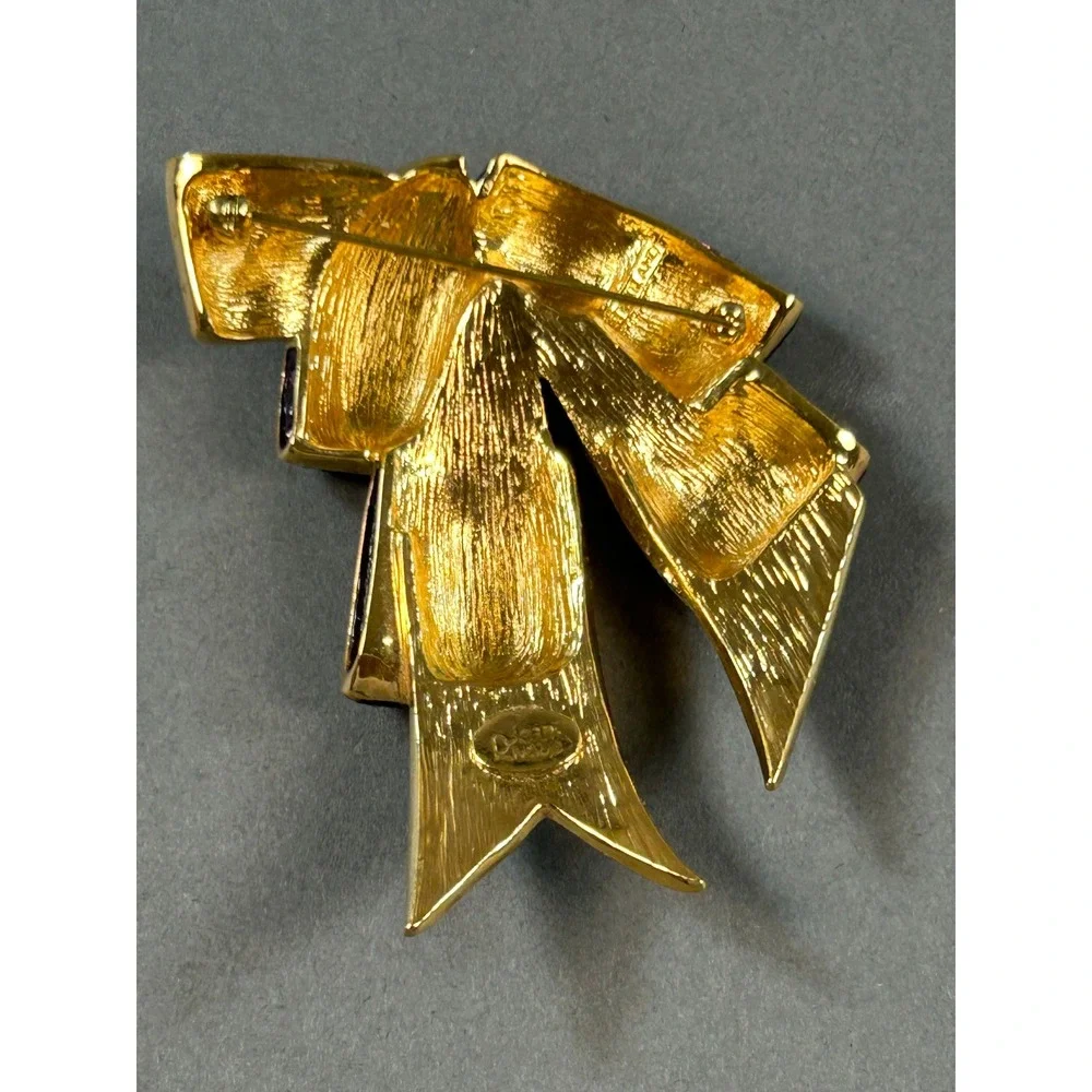 Joan Rivers Purple Pink Rhinestone Bow Brooch Gold Tone Classics Collection Pin